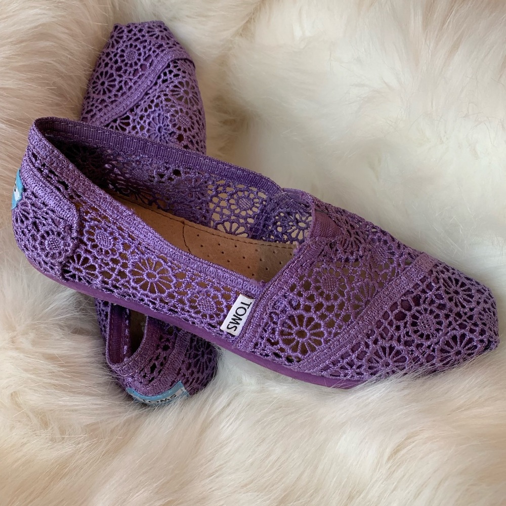 Size 6.5 TOMS